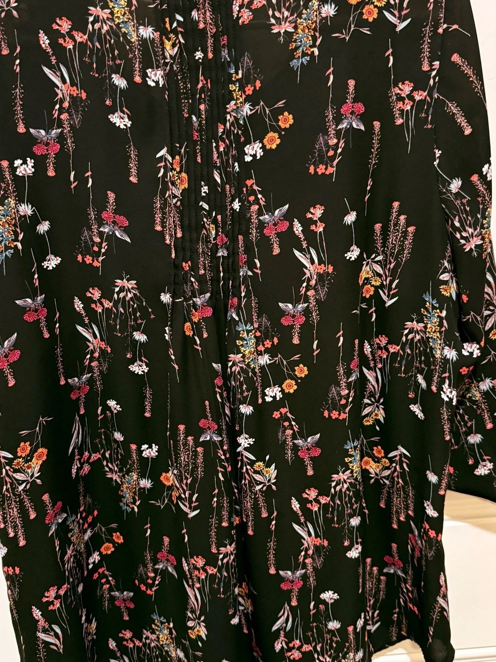 Daniel Rainn Black Floral Pintuck Button-Front Blouse - Picture 10 of 10